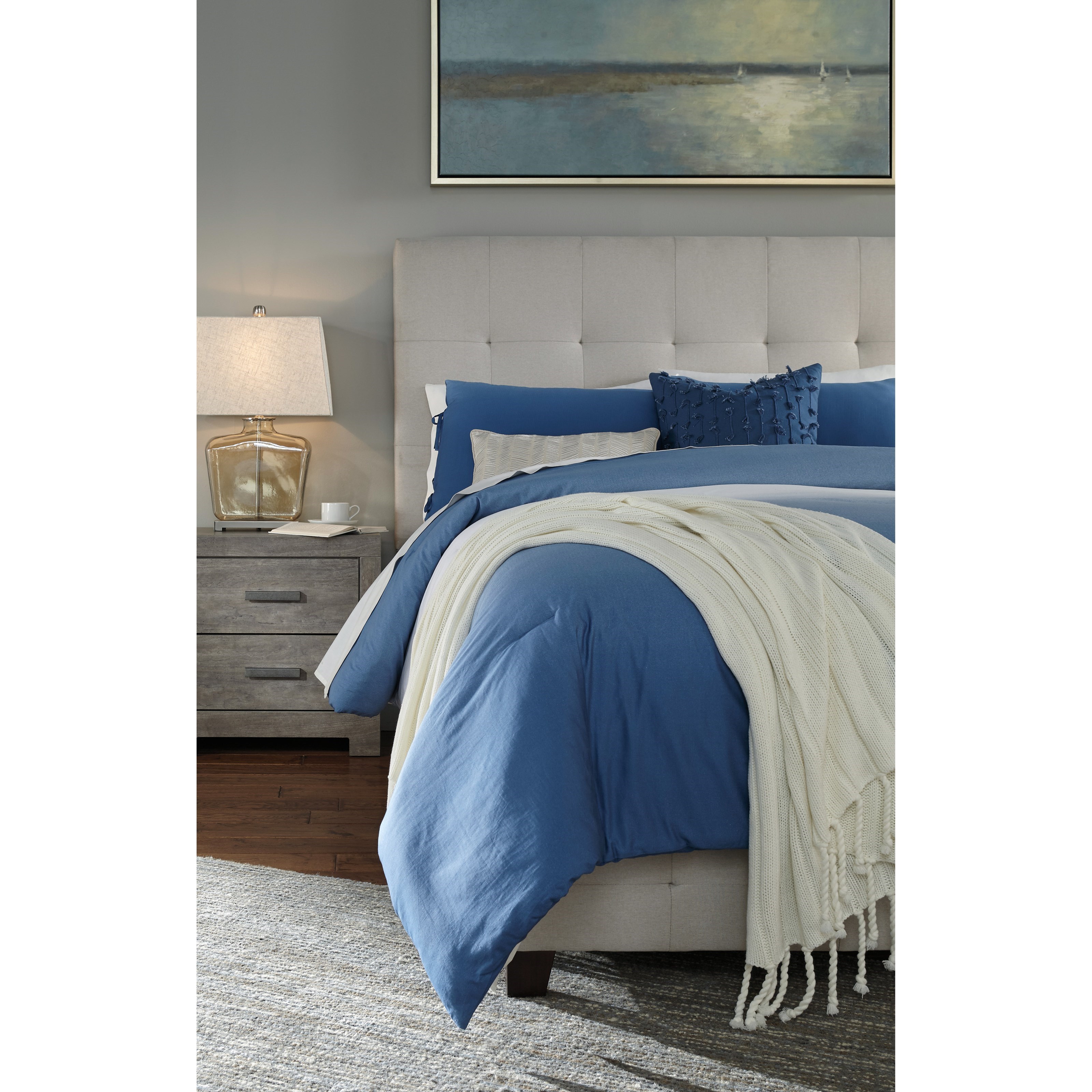 Signature Design by Ashley Dolante B130581 Queen Upholstered Bed w/ Tufted Headboard